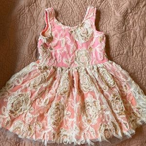 Gorgeous tulle dress 🤩